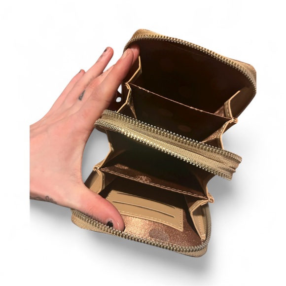 Crossbody Bag - Picture 4 of 4